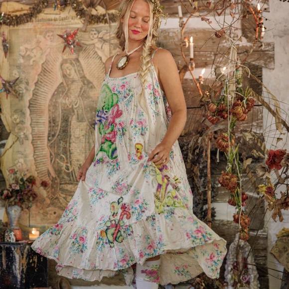 Magnolia Pearl Dresses & Skirts - 🔥 Magnolia Pearl Appliqué Vianney Slip Dress🔥